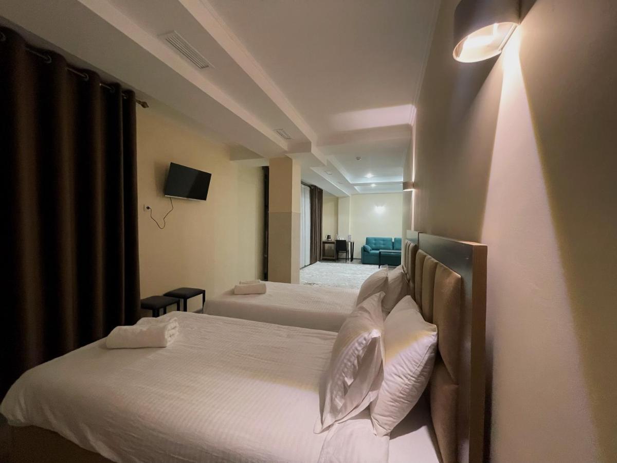 Hotel Nova Bisjkek Eksteriør bilde