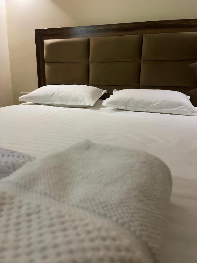 Hotel Nova Bisjkek Eksteriør bilde