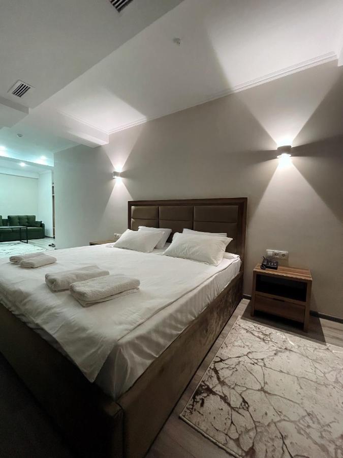 Hotel Nova Bisjkek Eksteriør bilde